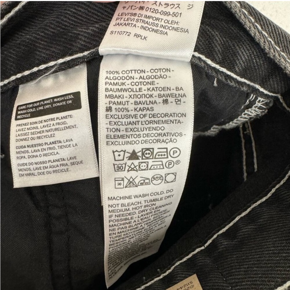 NWT Levi's Women's Ribcage Straight Ankle Jeans Distressed Black Size 30 x 27 - Picture 6 of 9